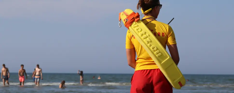 Technical clothing for lifeguards